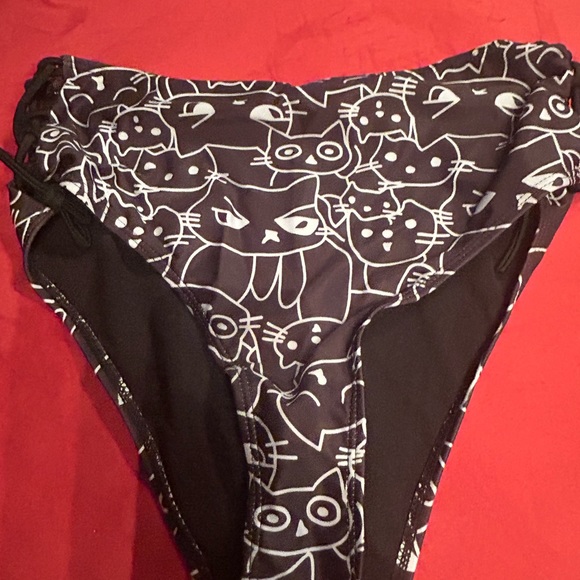 Kitschy cat swimsuit XXL. Never worn. - Picture 6 of 7